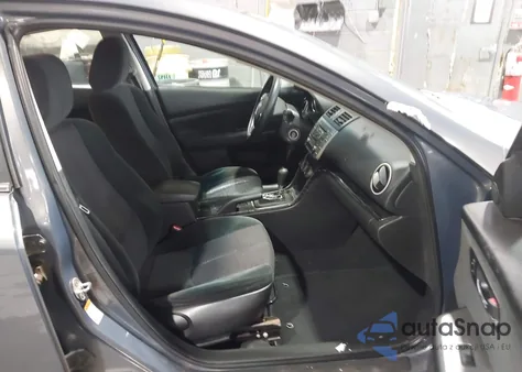 2010 Mazda Mazda6 I Touring из США, поврежденный, VIN 1YVHZ8CH3A5M28071